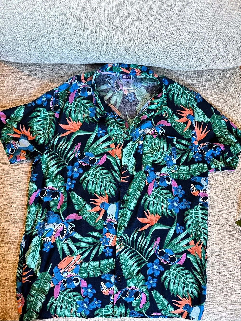Disney Stitch Hawaiian Shirt Men’s Large Tropical Rayon Button Up Lilo & Stitch